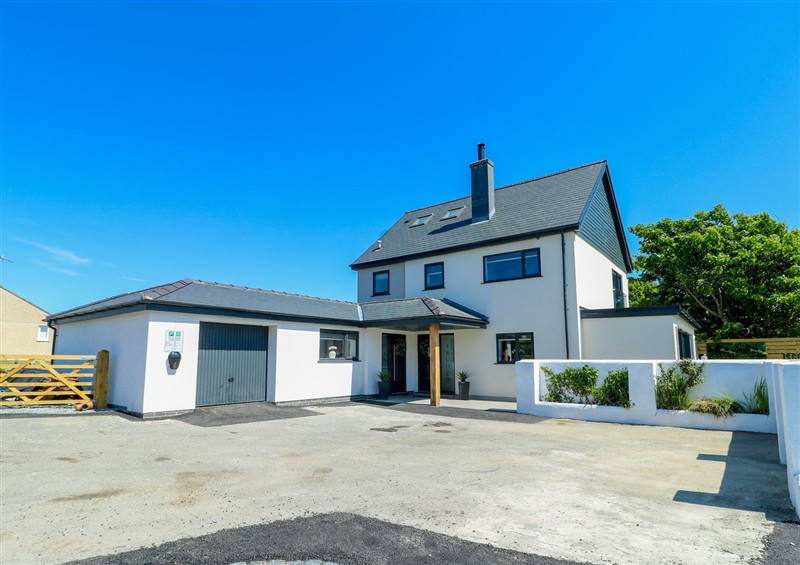 The setting at Iscoed, Rhosneigr