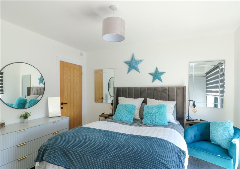 This is a bedroom (photo 2) at Iscoed, Rhosneigr