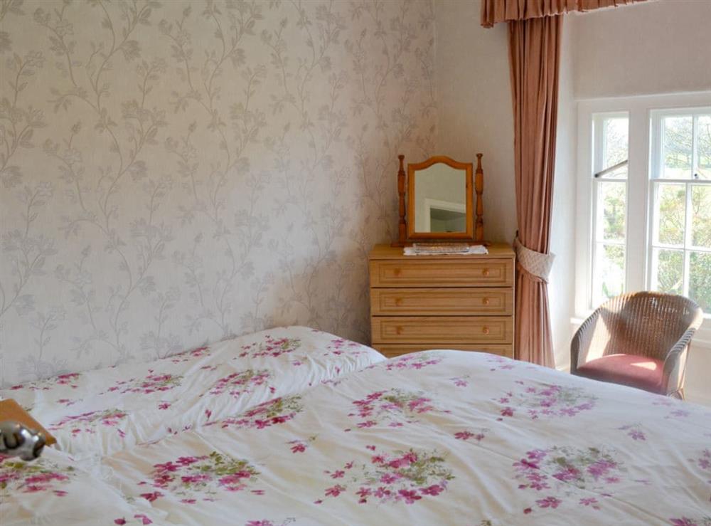 Twin bedroom at Isfryn in Criccieth, Gwynedd