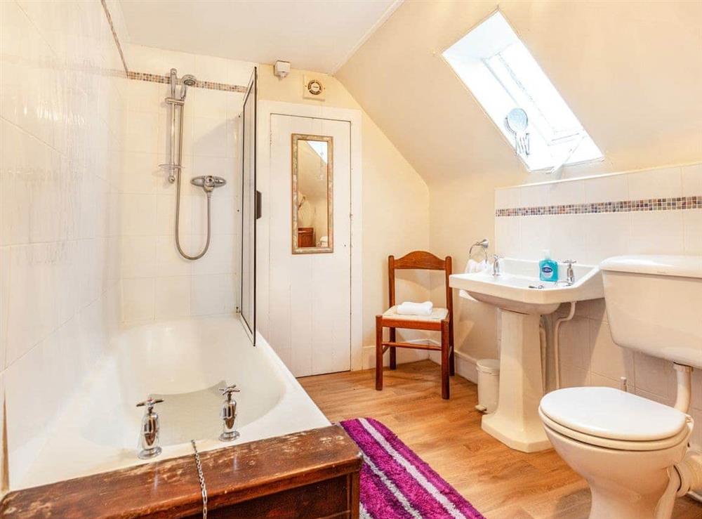 Bathroom at Isla Bank Cottage in Keith, Banffshire