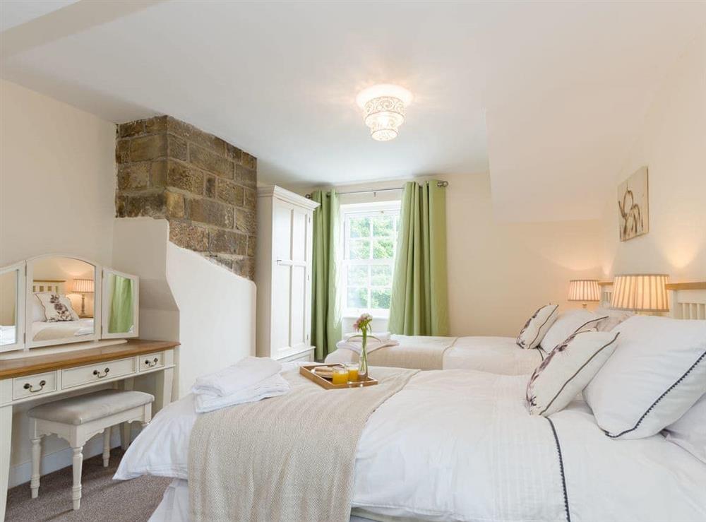 Well-presented en-suite twin bedroom at Island Farm House in Staintondale, near Whitby, North Yorkshire