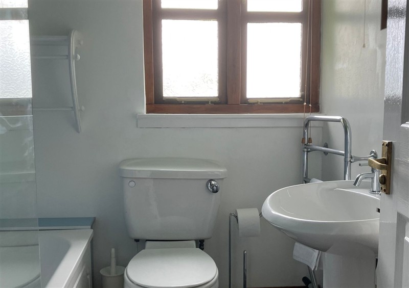The bathroom at Island View Lodge, Back of Keppoch near Arisaig