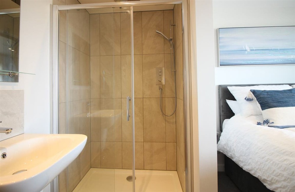 Shower room at Island View in Tintagel, Cornwall