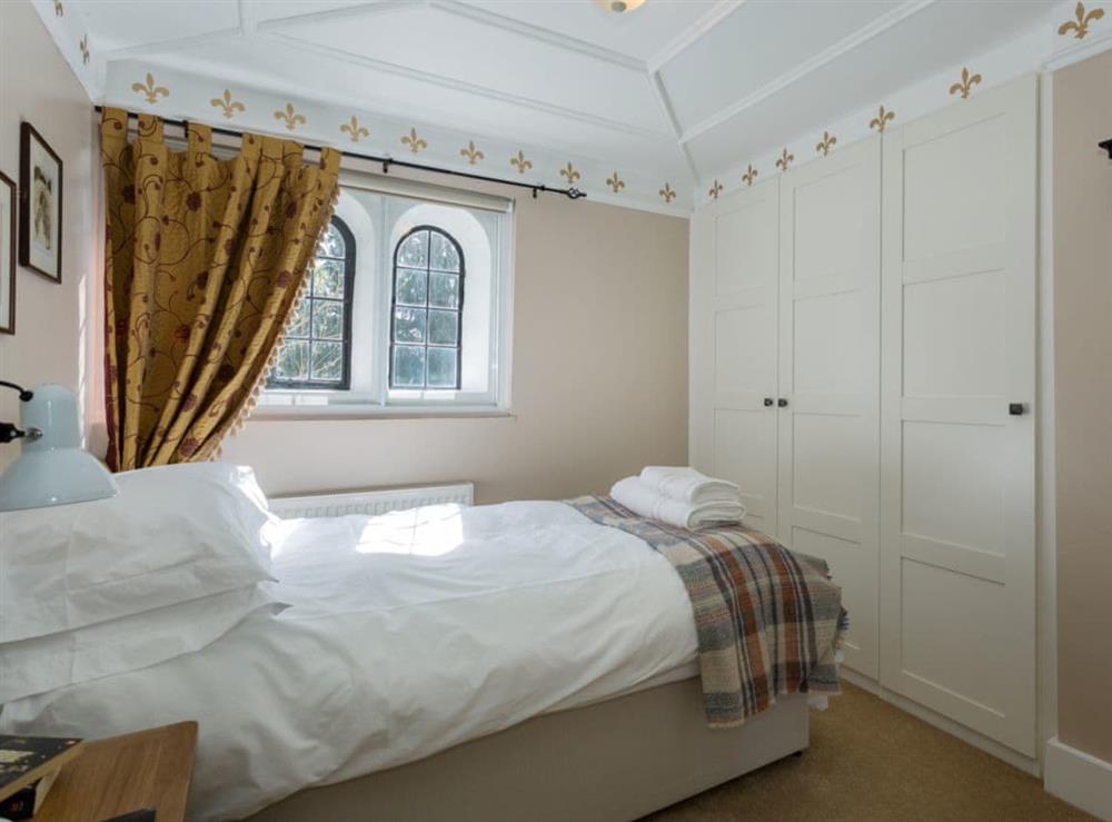 Cosy single bedroom at Islington Hall in Tilney All Saints, near King’s Lynn, Norfolk