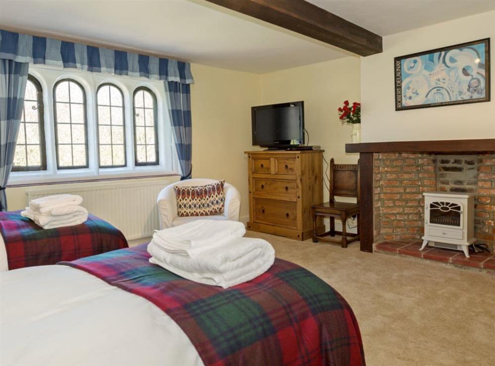 Generous sized�twin bedroom (photo 2) at Islington Hall in Tilney All Saints, near King’s Lynn, Norfolk