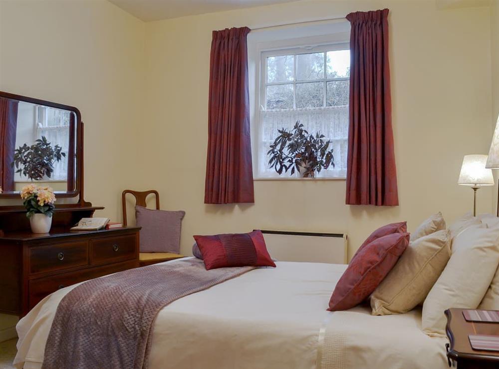 Comfortable double bedroom at Isoldas in Lostwithiel, Cornwall