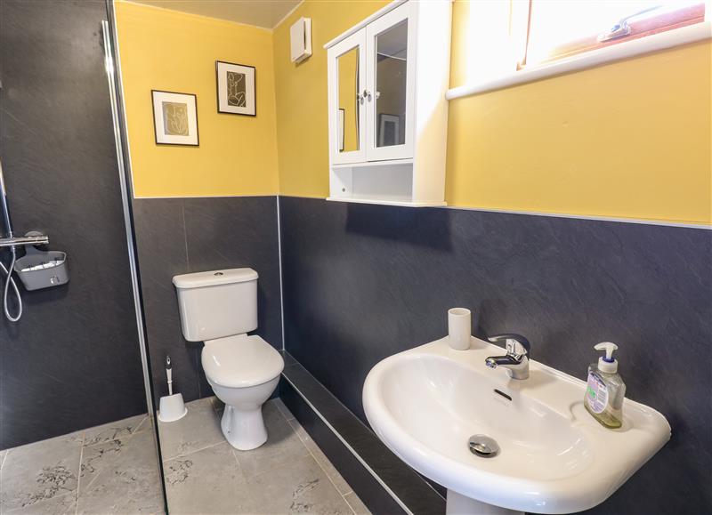 The bathroom at Ivy Cottage, Caldwell near Eppleby