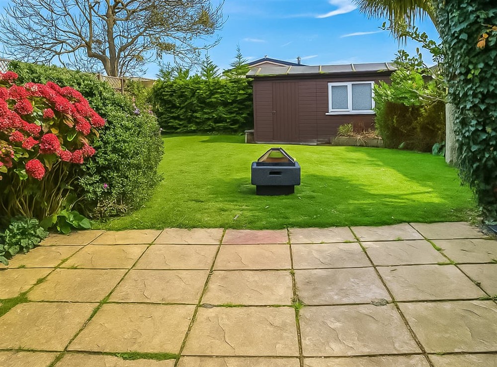 Garden at Ivy Cottage in California, Norfolk