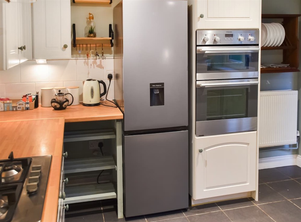 Kitchen (photo 2) at Ivy Cottage in California, Norfolk