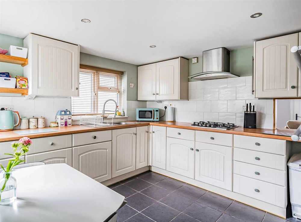 Kitchen at Ivy Cottage in California, Norfolk
