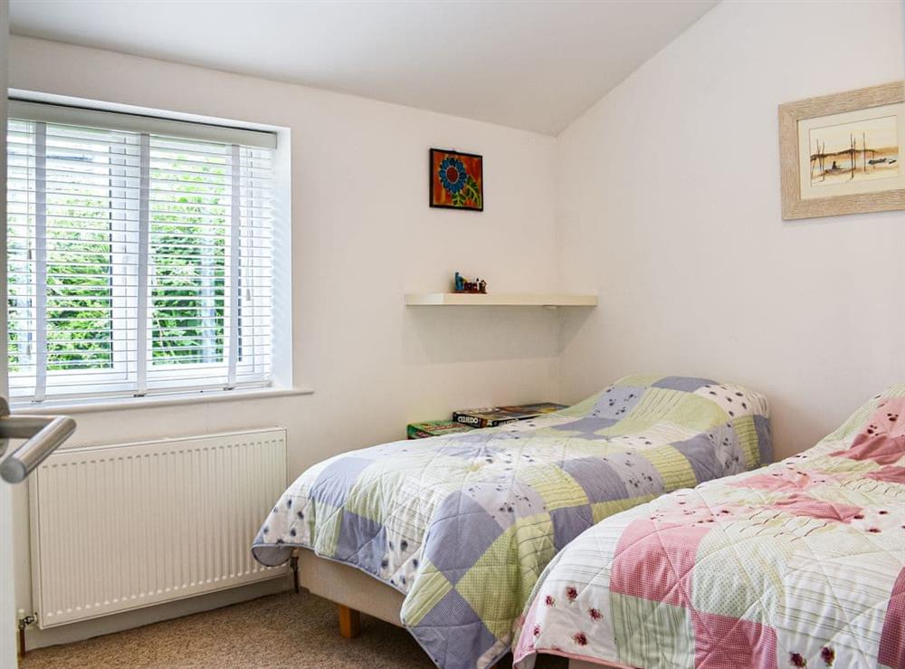 Twin bedroom at Ivy Cottage in Christchurch, Hampshire