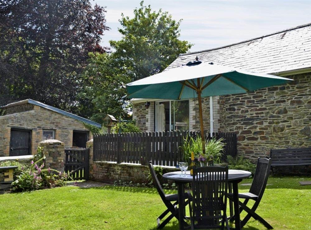 Sitting-out-area at Ivy Cottage in Drefach Felindre, near Newcastle Emlyn, Dyfed