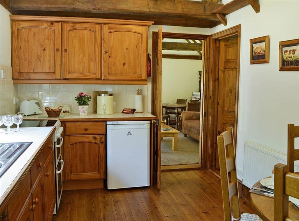 Inviting kitchen/breakfast room (photo 2) at Ivy Cottage in Ewhurst Green, near Bodiam, E. Sussex., East Sussex