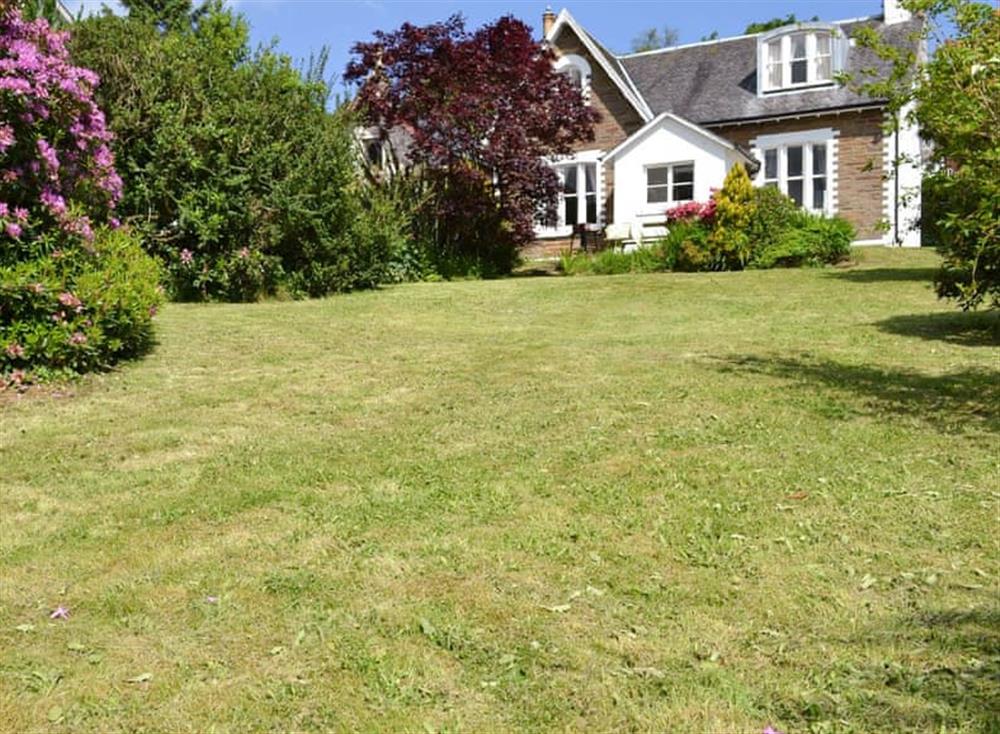 Stunning property with well-maintained garden at Ivy Cottage in Kilcreggan, near Helensburgh, Dumbartonshire