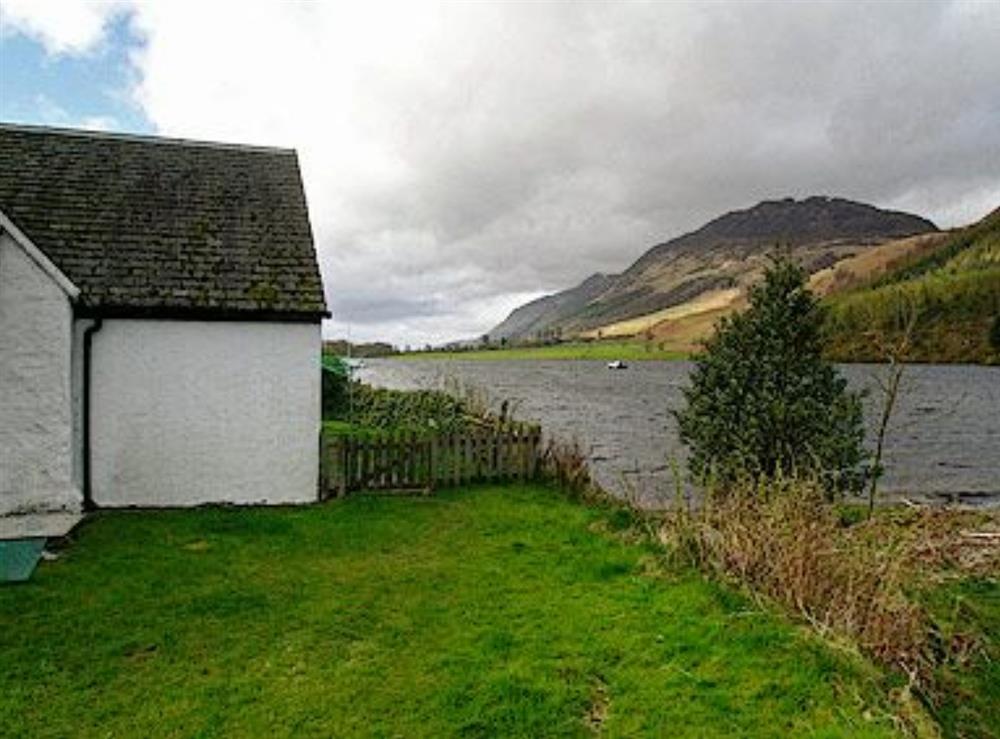 Ivy Cottage in Laggan Locks, Loch Lochy, InvernessShire sleeps 4