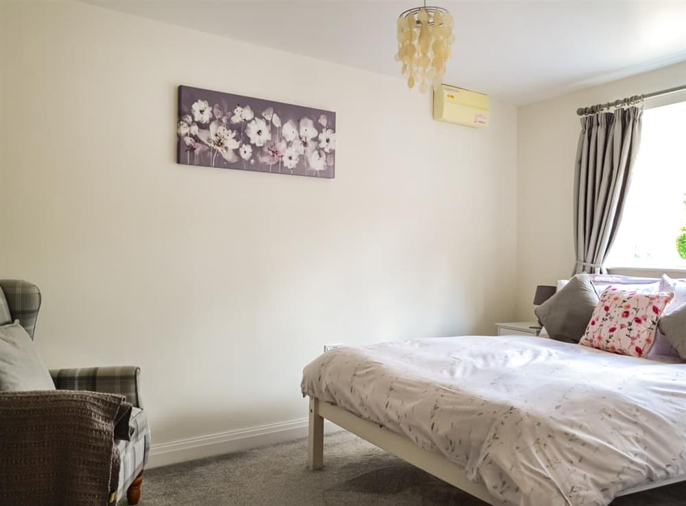 Double bedroom at Ivy Cottage in Marshchapel, near Cleethorpes, Lincolnshire