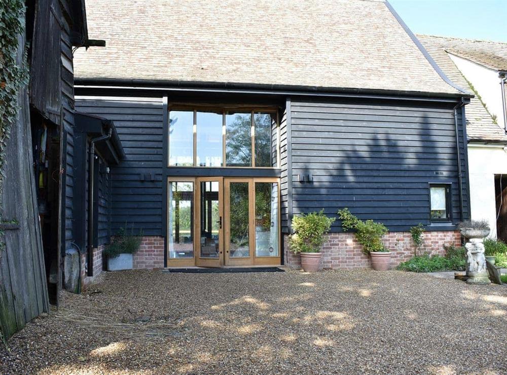 Delightful barn conversion with gravelled entranceway