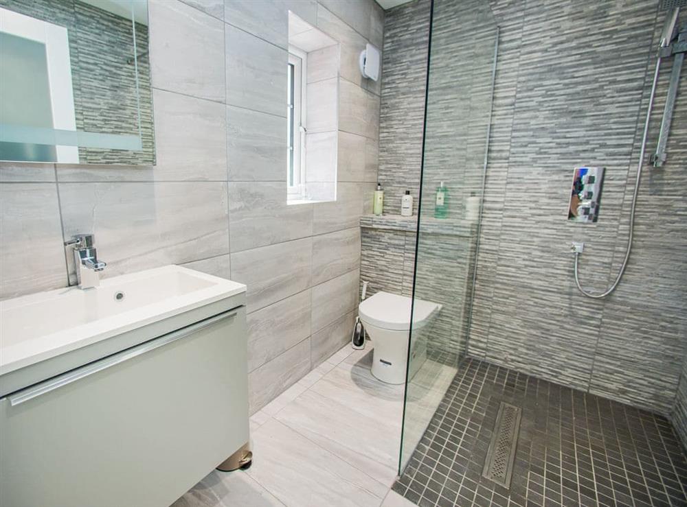 Well presented bathroom at James Place at the Brecon Beacons in Llwyn-on, near Brecon, Glamorgan, Mid Glamorgan