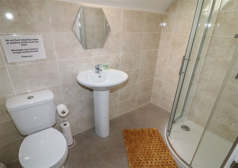 Bathroom at James Ville Marina Lodge 10, Brigg