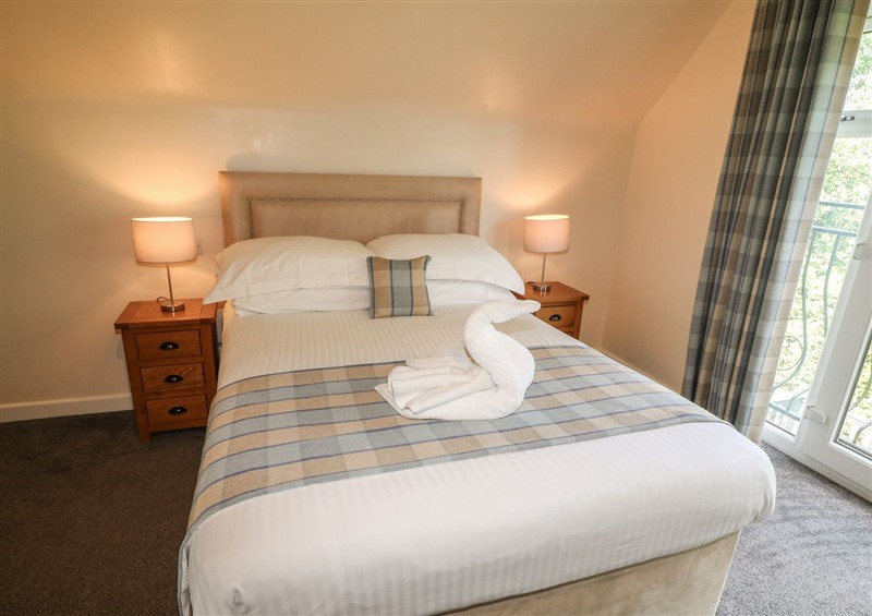 One of the 3 bedrooms at James Ville Marina Lodge 10, Brigg