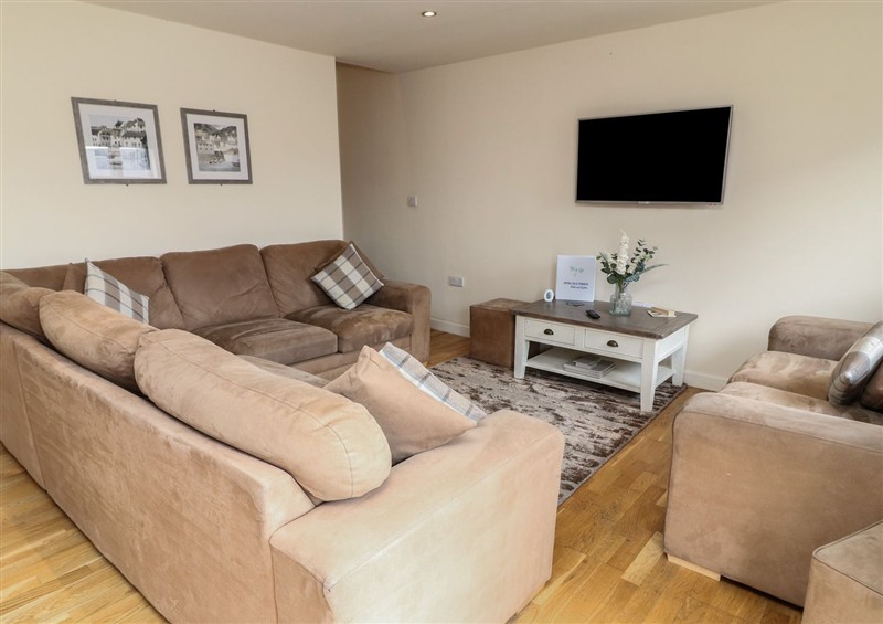 Relax in the living area at James Ville Marina Lodge 13, Brigg