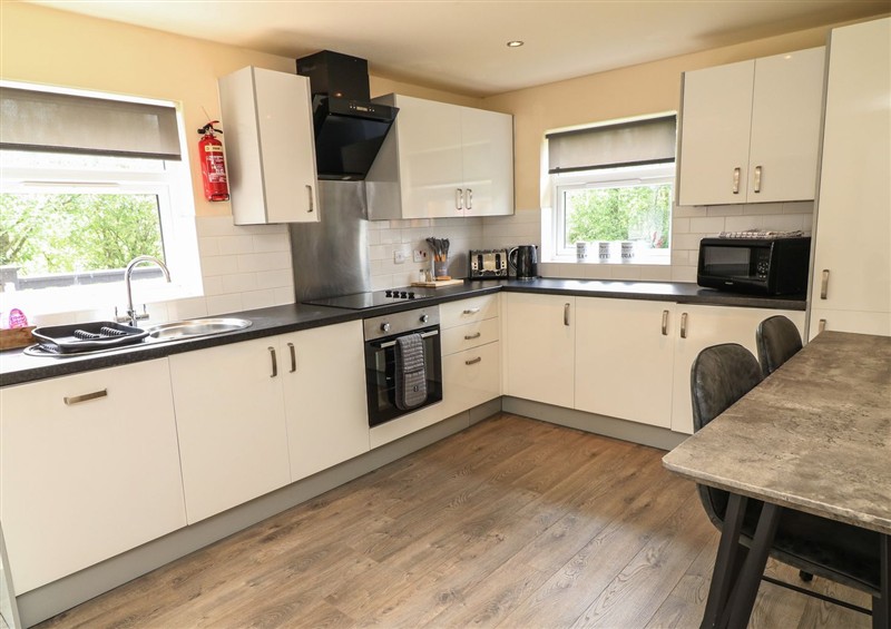 The kitchen at James Ville Marina Lodge 13, Brigg