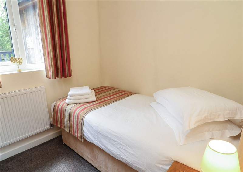 This is a bedroom (photo 2) at James Ville Marina Lodge 13, Brigg