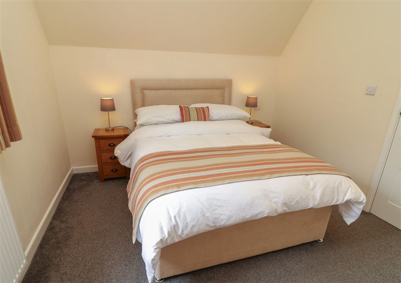 This is a bedroom (photo 3) at James Ville Marina Lodge 13, Brigg