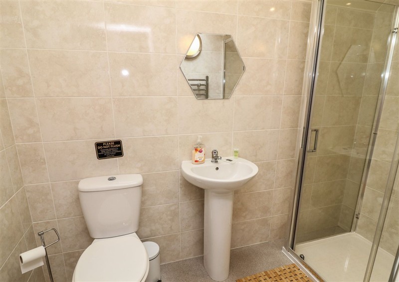 Bathroom at James Ville Marina Lodge 14, Brigg