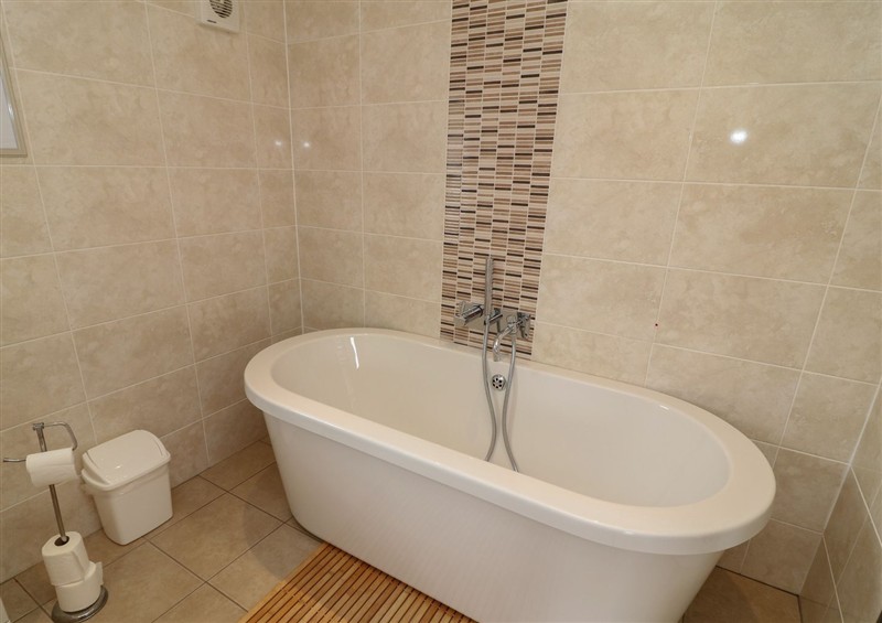 The bathroom (photo 2) at James Ville Marina Lodge 14, Brigg