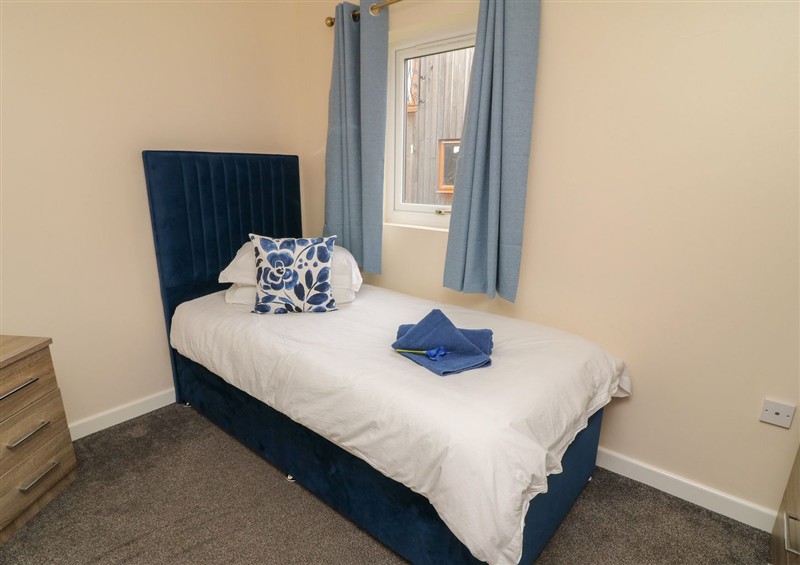 One of the 3 bedrooms at James Ville Marina Lodge 21, Brigg