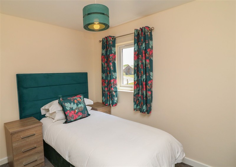 A bedroom in James Ville Marina Lodge 22 at James Ville Marina Lodge 22, Brigg