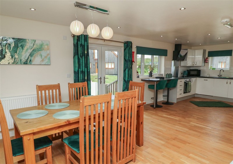 Kitchen at James Ville Marina Lodge 22, Brigg