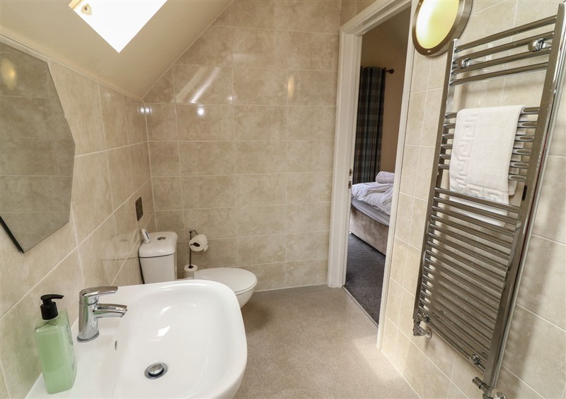 Bathroom at James Ville Marina Lodge 7, Brigg