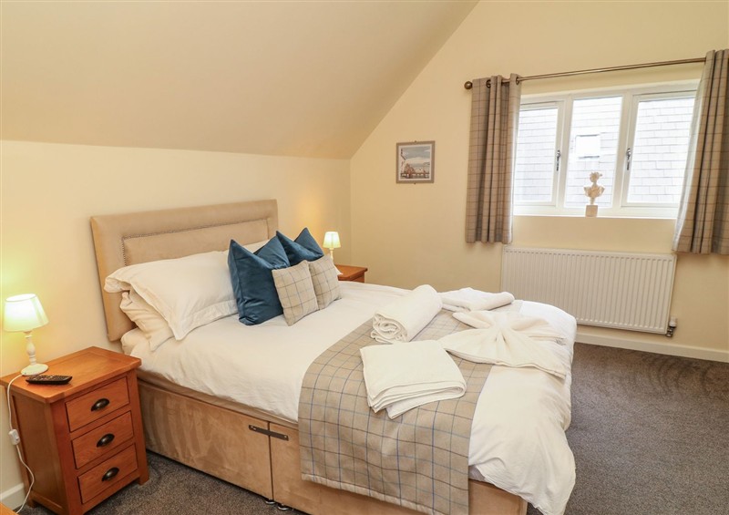 One of the 3 bedrooms (photo 2) at James Ville Marina Lodge 7, Brigg