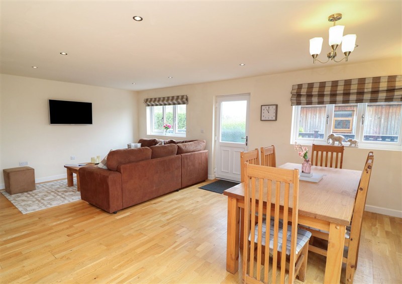 Relax in the living area (photo 2) at James Ville Marina Lodge 7, Brigg