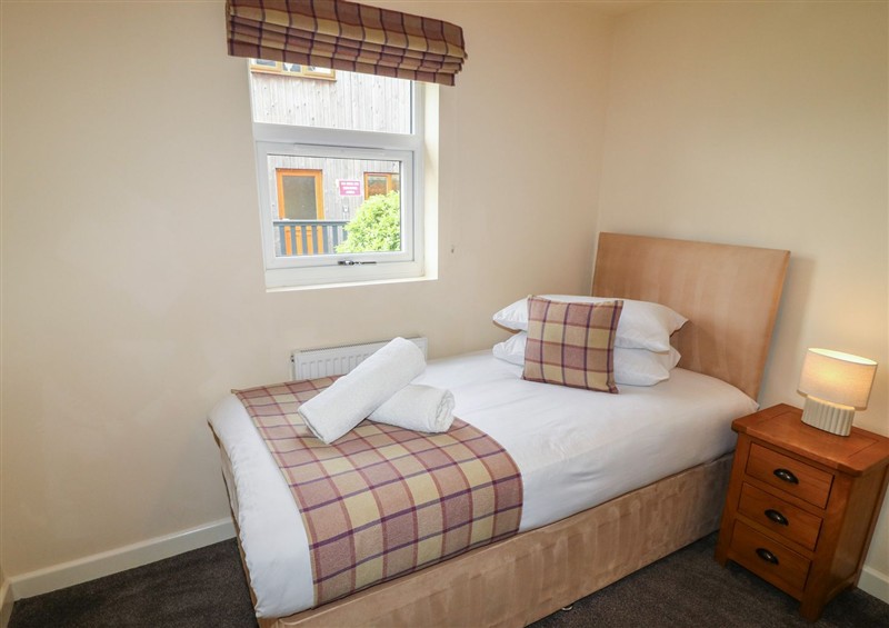 One of the 4 bedrooms at James Ville Marina Lodge 8, Brigg