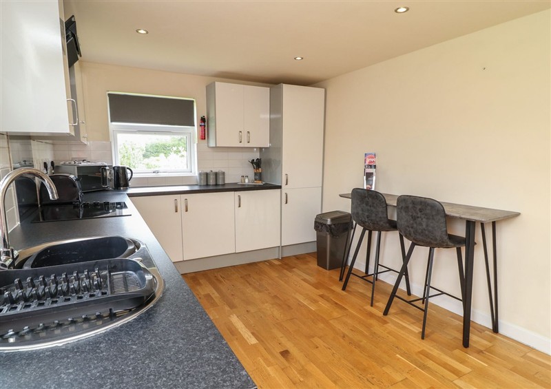The kitchen at James Ville Marina Lodge 9, Brigg