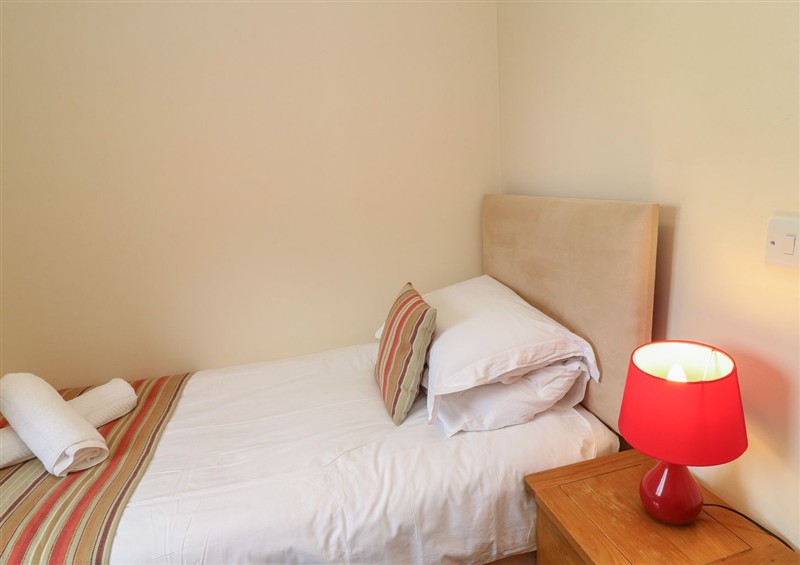 This is a bedroom (photo 2) at James Ville Marina Lodge 9, Brigg