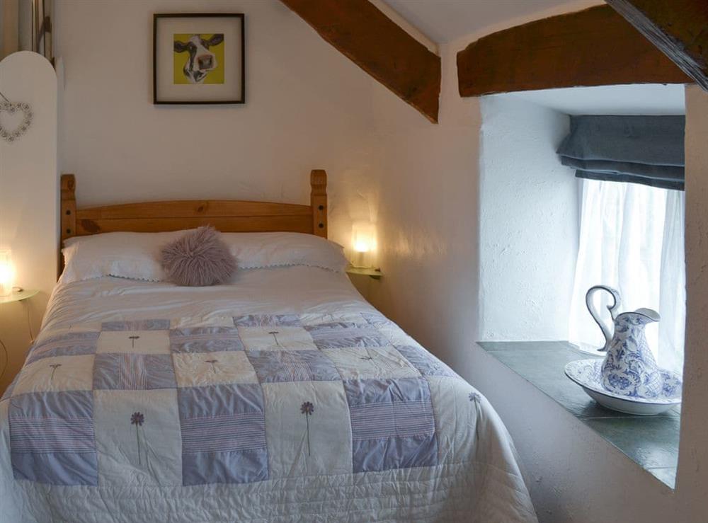 Double bedroom at Jarvies Cottage in Boscastle, Cornwall