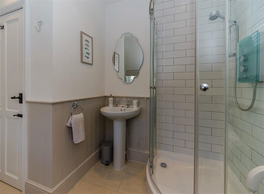 Bathroom with separate shower (photo 2) at Jasmine Cottage in Bourton-on-the-Water, Gloucestershire