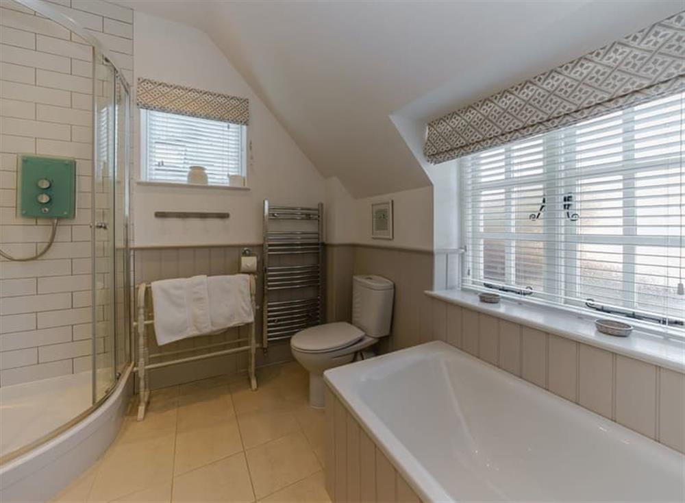 Bathroom with separate shower at Jasmine Cottage in Bourton-on-the-Water, Gloucestershire