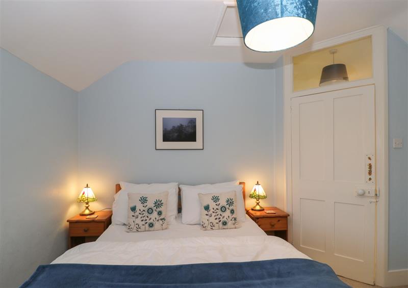 A bedroom in Jasmine Cottage at Jasmine Cottage, Charmouth