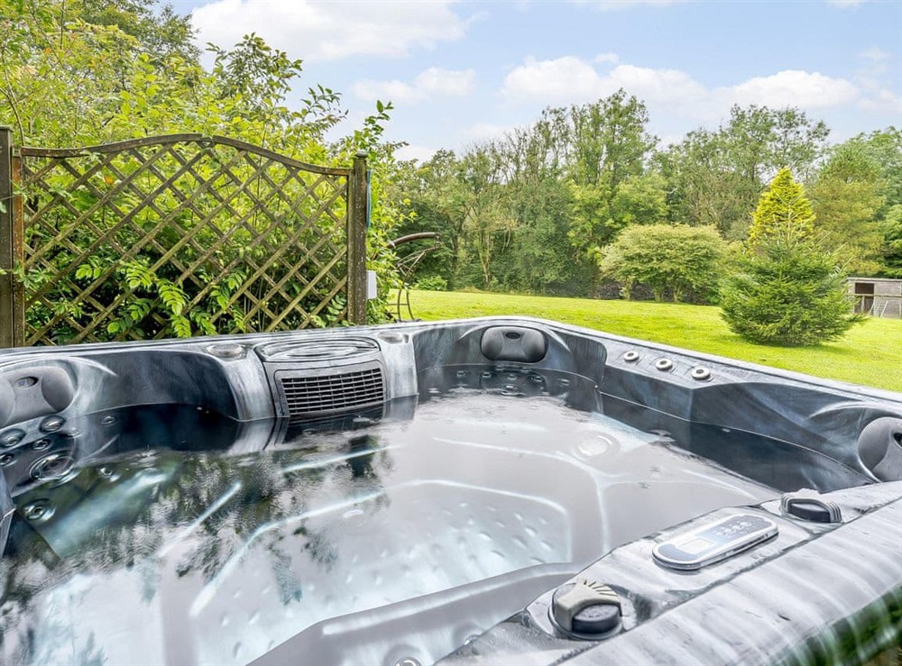 Hot tub at Jasmine Cottage in Llanfyrnach, Dyfed