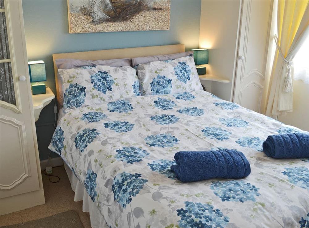 Comfortable double bedroom at Jasmine View in Gristhorpe, near Filey, Yorkshire, North Yorkshire