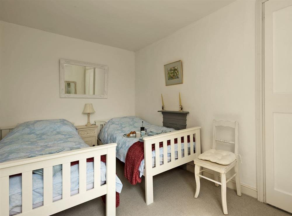 Comfortable twin bedroom at Jennis Cottage in Aylsham, Norfolk