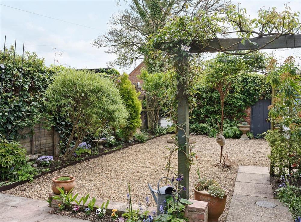 Private courtyard garden at Jennis Cottage in Aylsham, Norfolk
