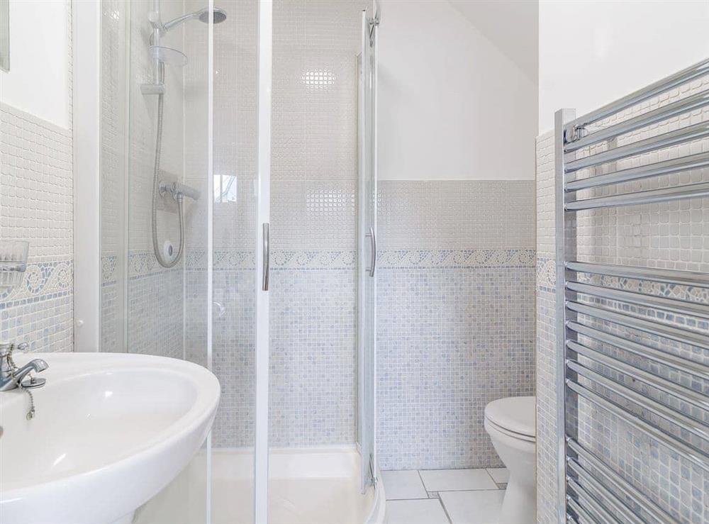 Shower room at Jib Sail in Wroxham, Norfolk