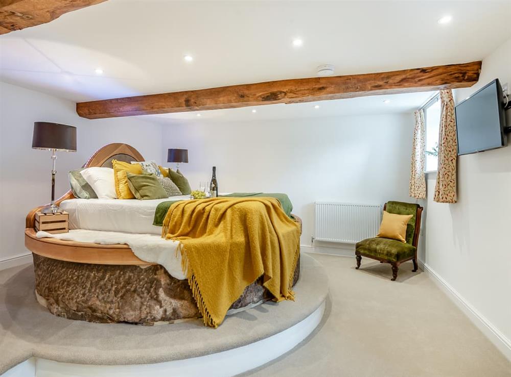 Double bedroom at Jinney Ring in Ocle Pychard, Herefordshire