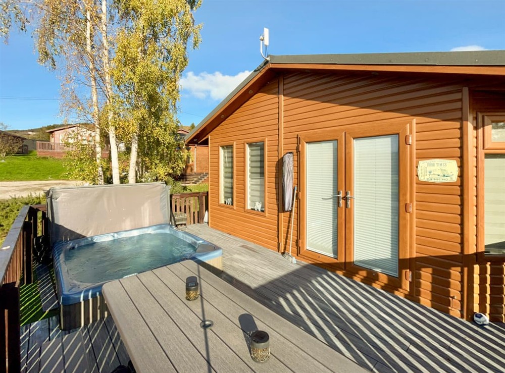 Hot tub at Joejendav Lodge in Banchory, Aberdeenshire